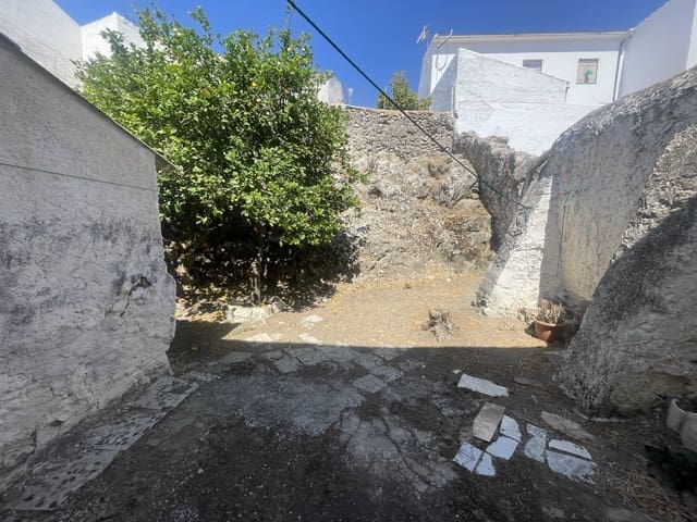 Casa de 8 habitaciones en Cañete la Real en venta - 120.000 € (Ref: 9924935)