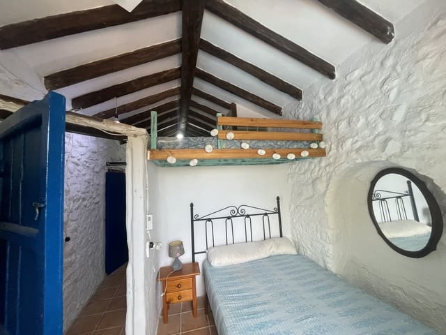 2 soveværelse Finca/Landehus til salg i Bornos med swimmingpool - € 190.000 (Ref: 9925246)