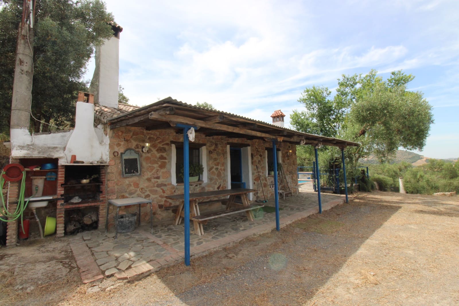 2 soveværelse Finca/Landehus til salg i Bornos med swimmingpool - € 190.000 (Ref: 9925246)