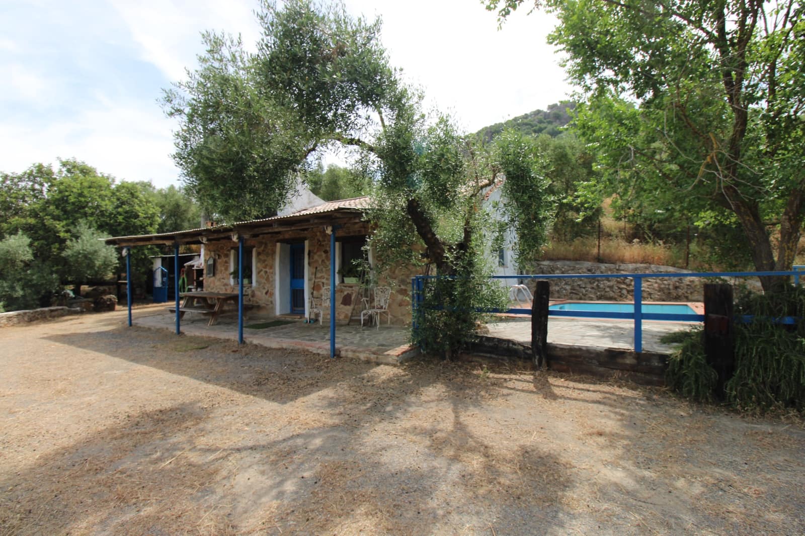 2 soveværelse Finca/Landehus til salg i Bornos med swimmingpool - € 190.000 (Ref: 9925246)