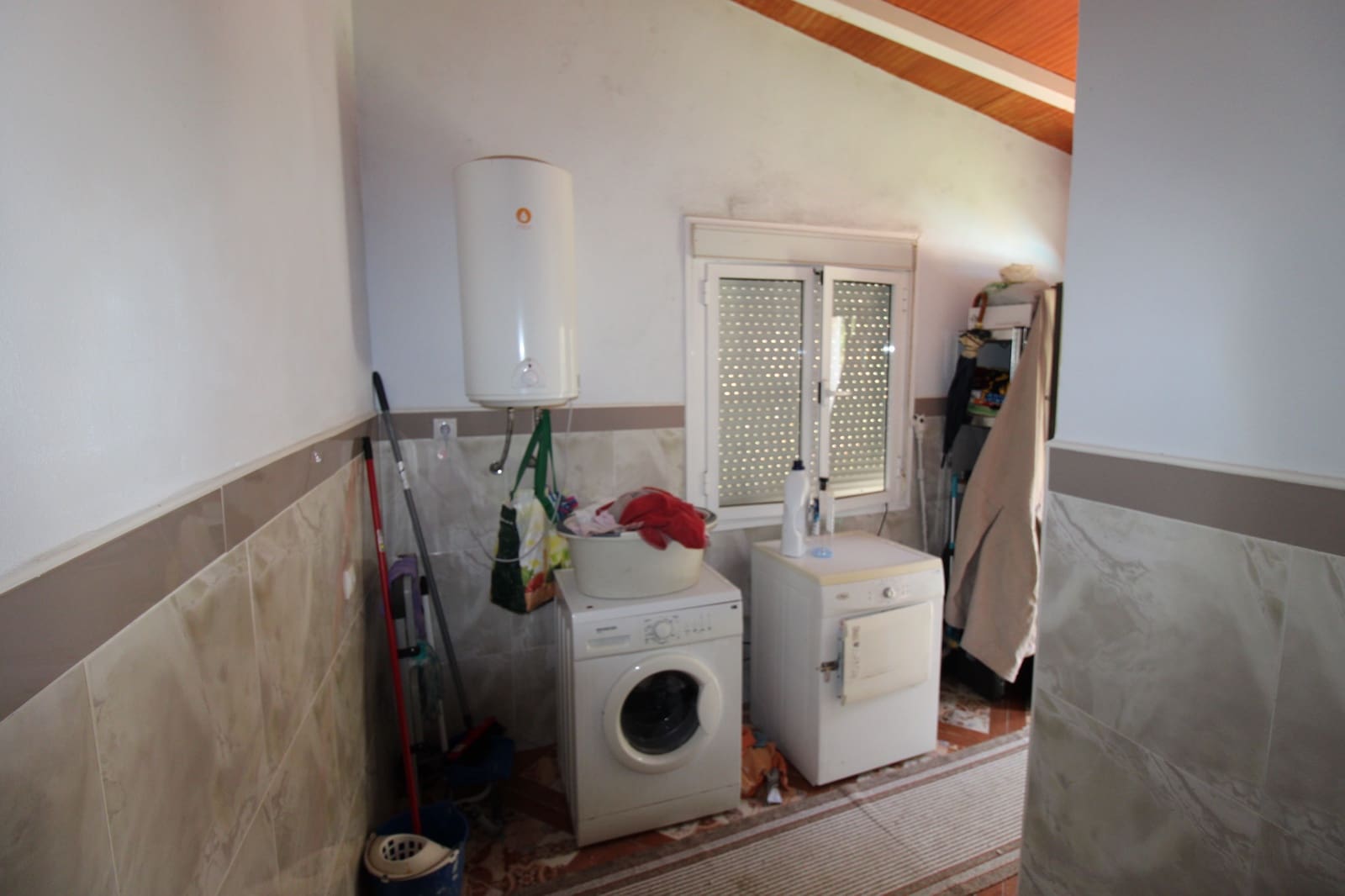 5 bedroom Finca/Country House for sale in Puerto Serrano with pool - € 220,000 (Ref: 9926463)