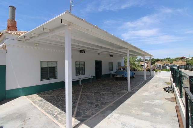 5 soverom Finca/Herregård til salgs i Puerto Serrano med svømmebasseng - € 220 000 (Ref: 9926463)