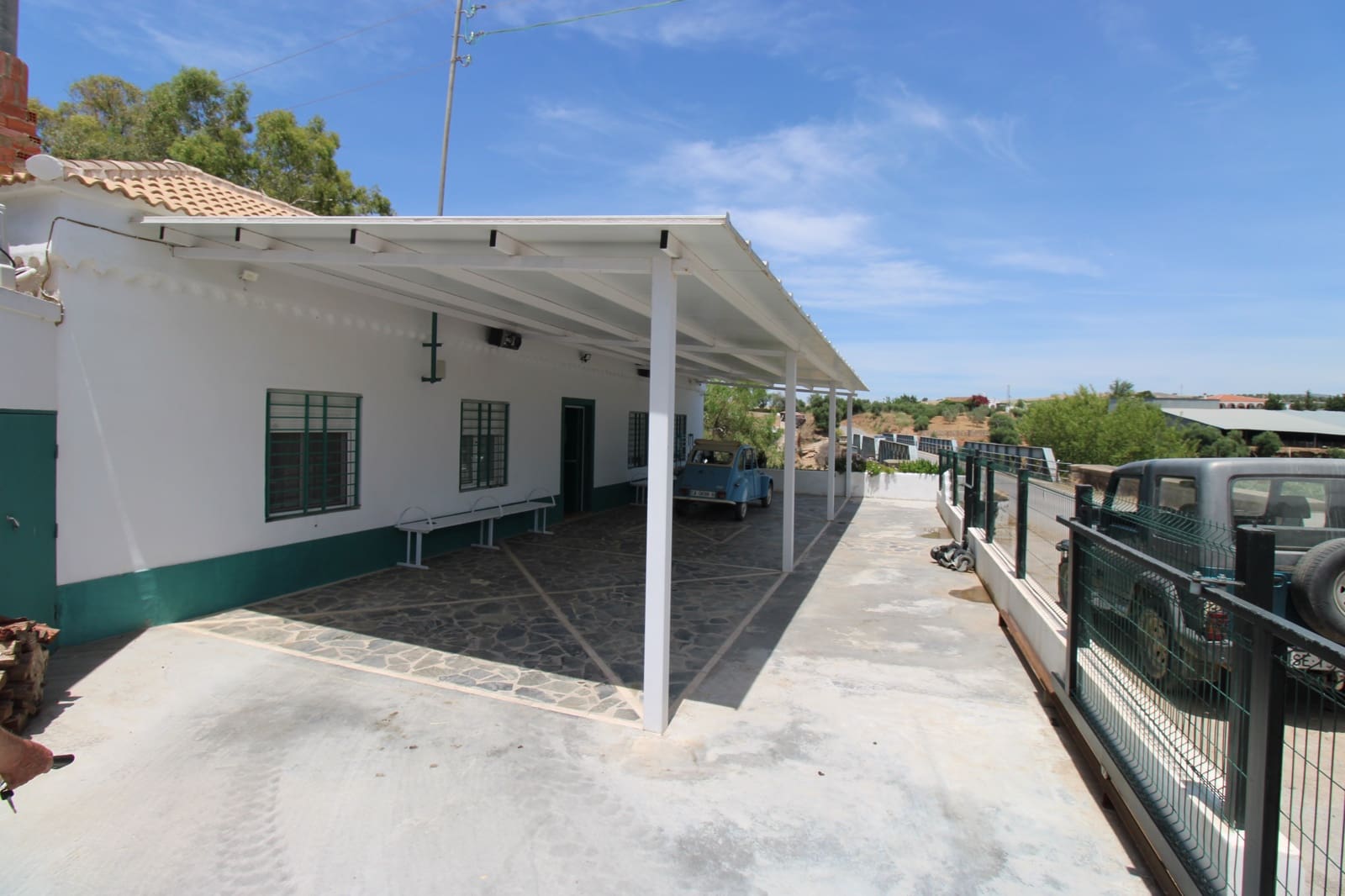 5 bedroom Finca/Country House for sale in Puerto Serrano with pool - € 220,000 (Ref: 9926463)