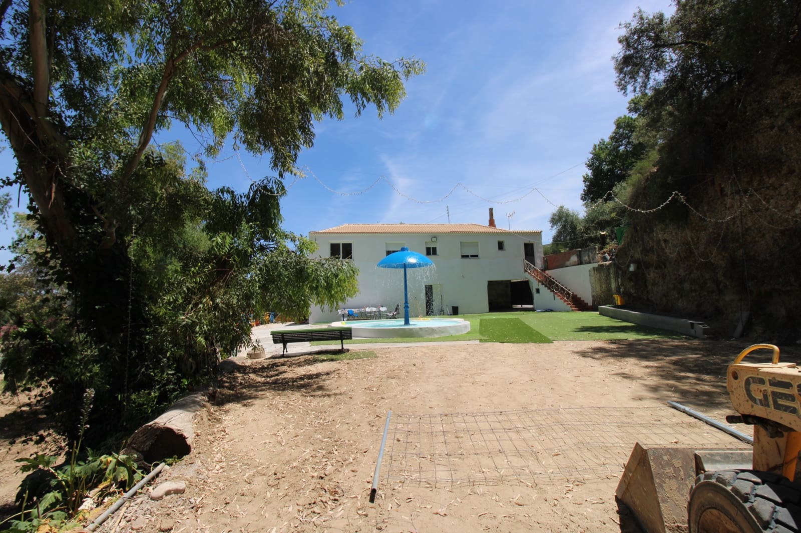 5 bedroom Finca/Country House for sale in Puerto Serrano with pool - € 220,000 (Ref: 9926463)