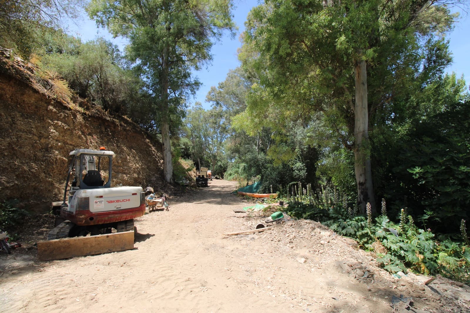 5 bedroom Finca/Country House for sale in Puerto Serrano with pool - € 220,000 (Ref: 9926463)