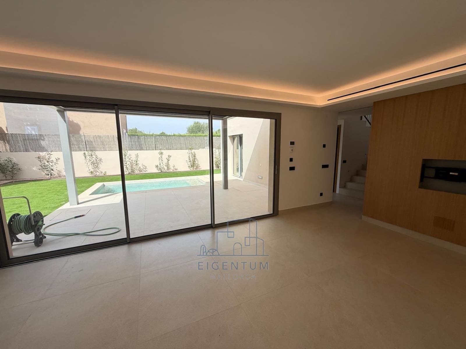 3 bedroom Villa for rent in Son Servera with pool garage - € 3,700 (Ref: 10153715)
