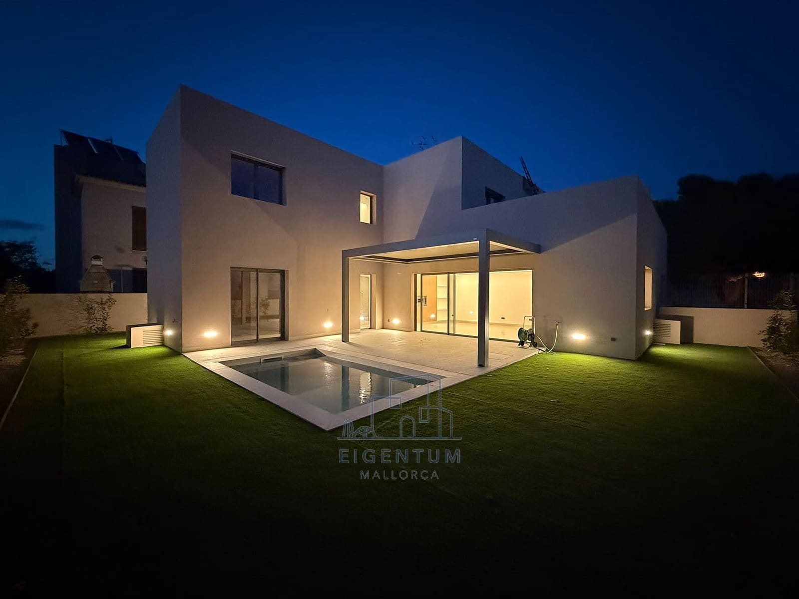3 bedroom Villa for rent in Son Servera with pool garage - € 3,700 (Ref: 10153715)
