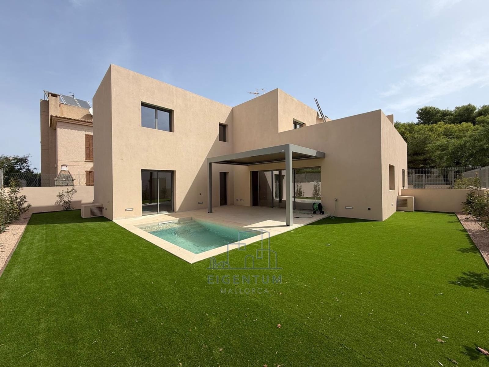 3 bedroom Villa for rent in Son Servera with pool garage - € 3,700 (Ref: 10153715)