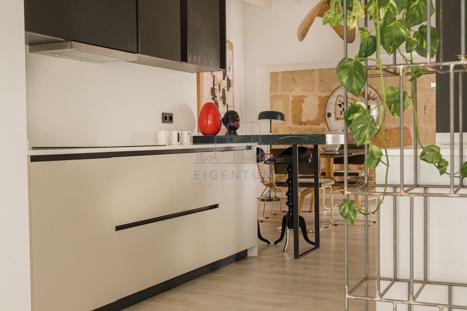 2 bedroom Flat for sale in Palma de Mallorca - € 1,390,000 (Ref: 10153728)