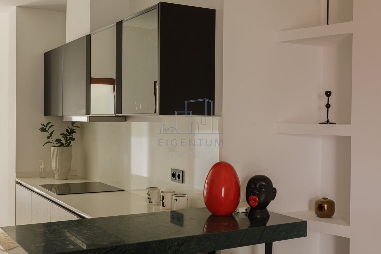 2 bedroom Flat for sale in Palma de Mallorca - € 1,390,000 (Ref: 10153728)