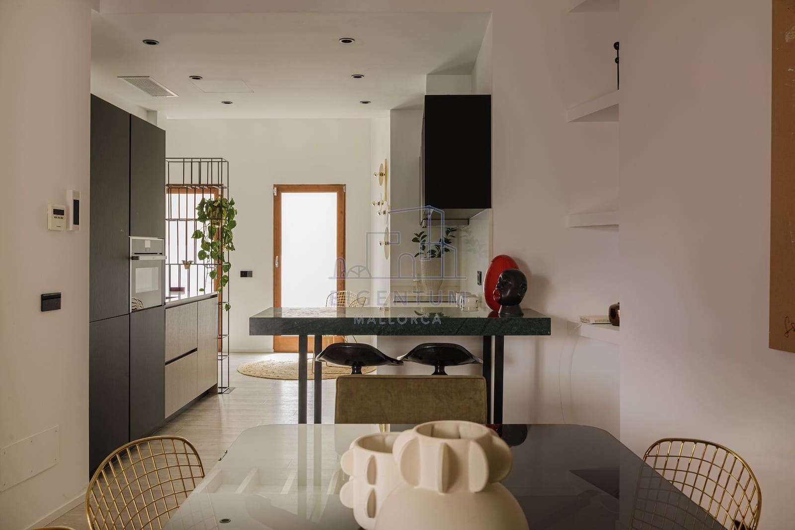 2 bedroom Flat for sale in Palma de Mallorca - € 1,390,000 (Ref: 10153728)