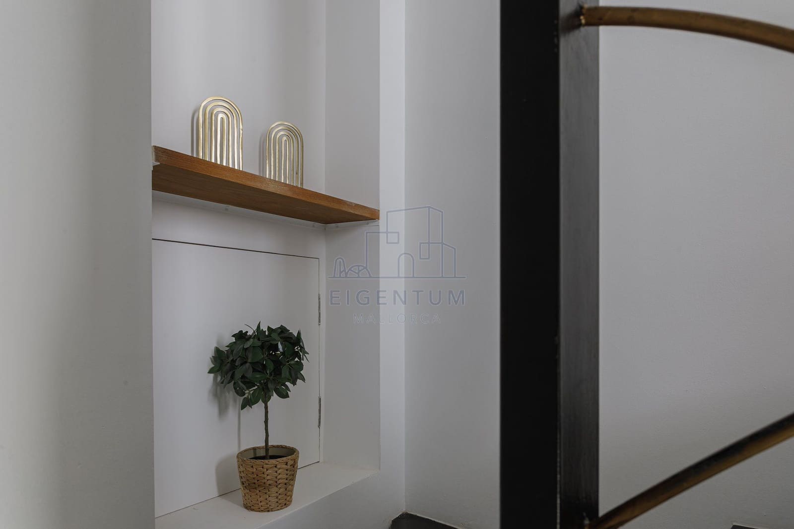 2 bedroom Flat for sale in Palma de Mallorca - € 1,390,000 (Ref: 10153728)