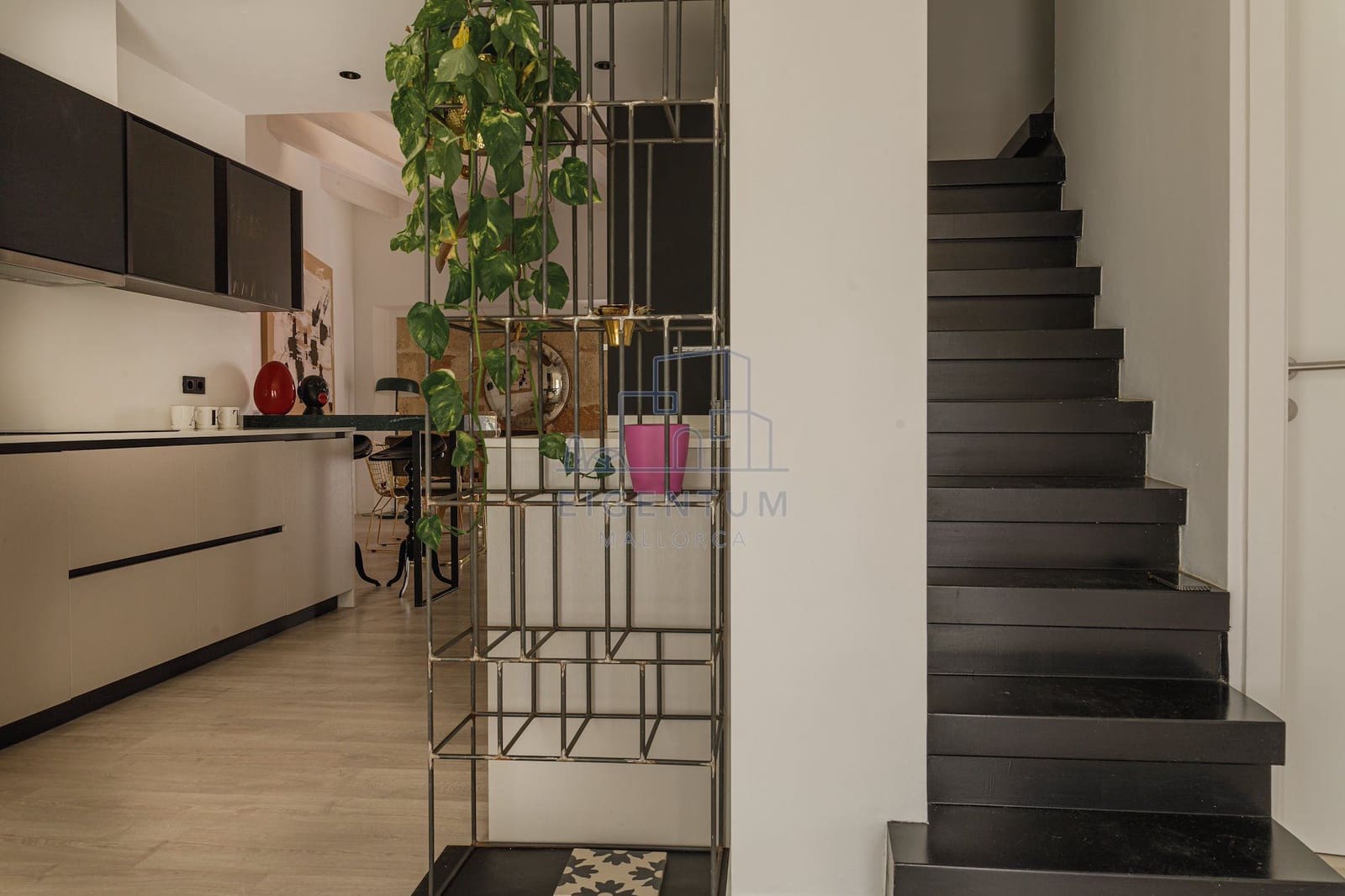 2 bedroom Flat for sale in Palma de Mallorca - € 1,390,000 (Ref: 10153728)