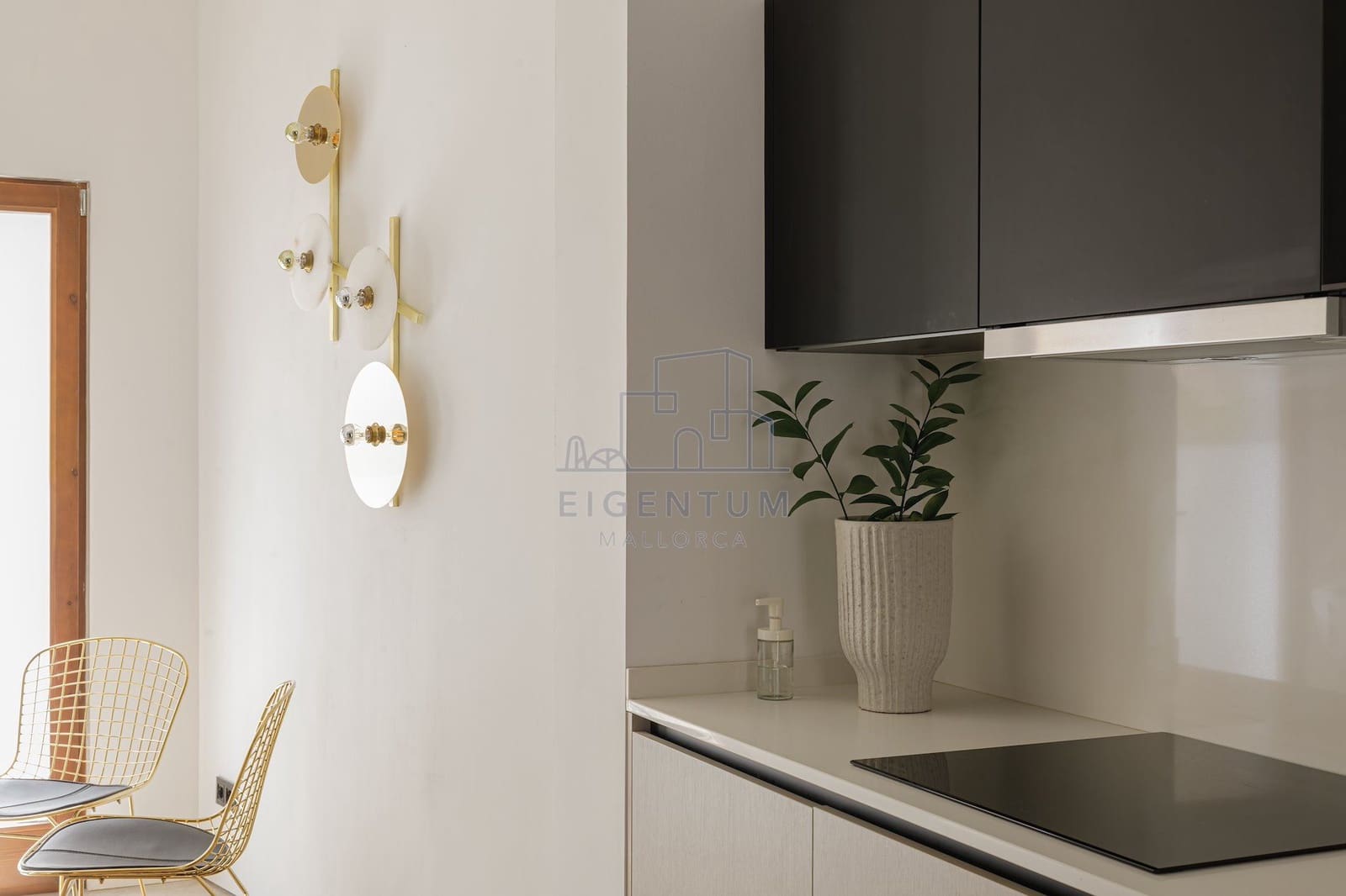 2 bedroom Flat for sale in Palma de Mallorca - € 1,390,000 (Ref: 10153728)