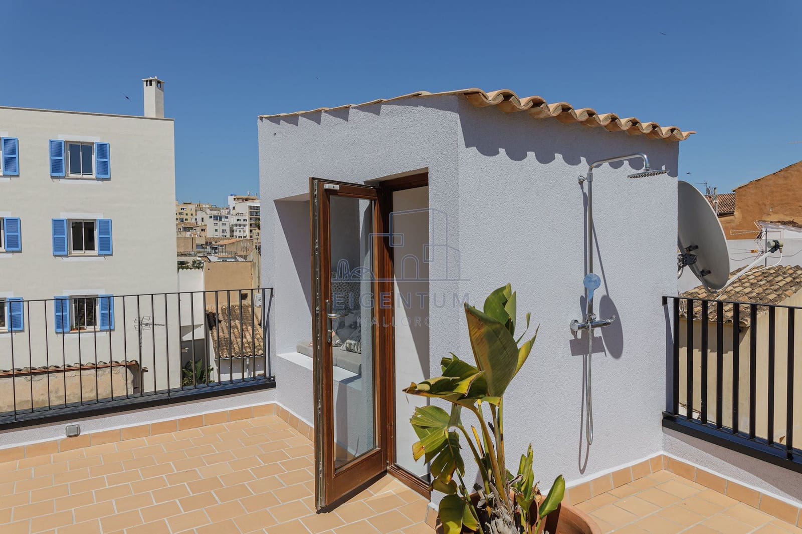 2 bedroom Flat for sale in Palma de Mallorca - € 1,390,000 (Ref: 10153728)
