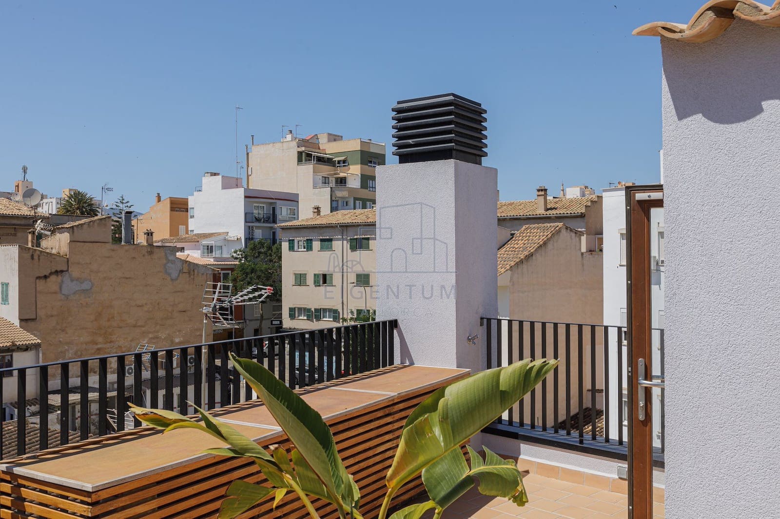 2 bedroom Flat for sale in Palma de Mallorca - € 1,390,000 (Ref: 10153728)