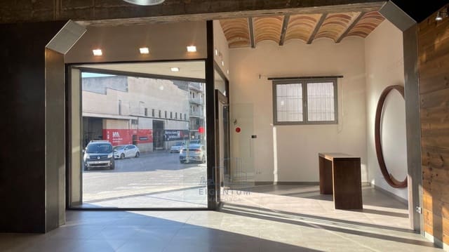 Kaupallinen vuokrattavana paikassa Manacor - 1 500 € (Ref: 10158155)