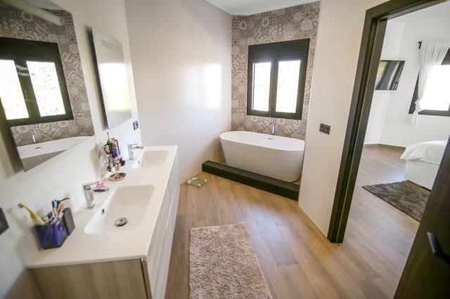 4 sypialnia Willa na sprzedaż w Partides comunes - Adsubia, Javea / Xàbia z basenem garażem - 990 000 € (Ref: 7656207)