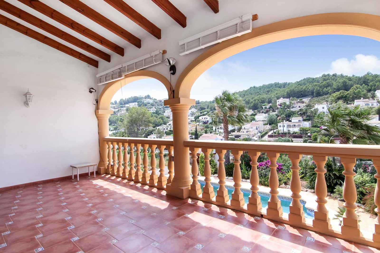 4 sypialnia Willa na sprzedaż w Javea / Xabia z basenem garażem - 495 000 € (Ref: 7730444)