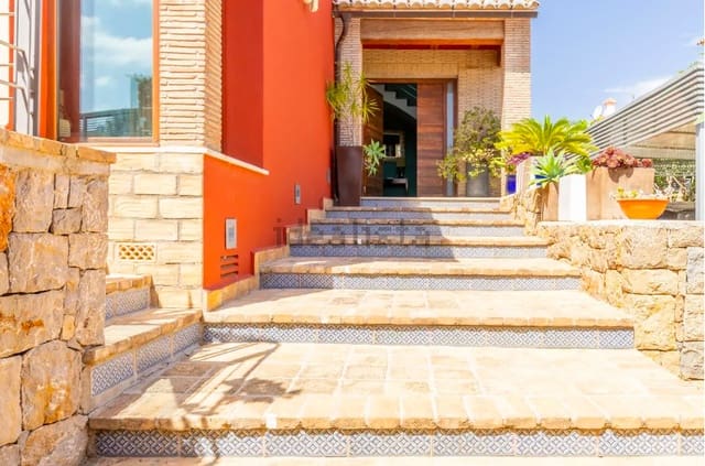 4 chambre Villa/Maison à vendre à Dénia avec piscine garage - 895 000 € (Ref: 8577860)