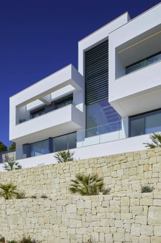 4 sypialnia Willa na sprzedaż w Altea z basenem garażem - 2 135 000 € (Ref: 8988858)