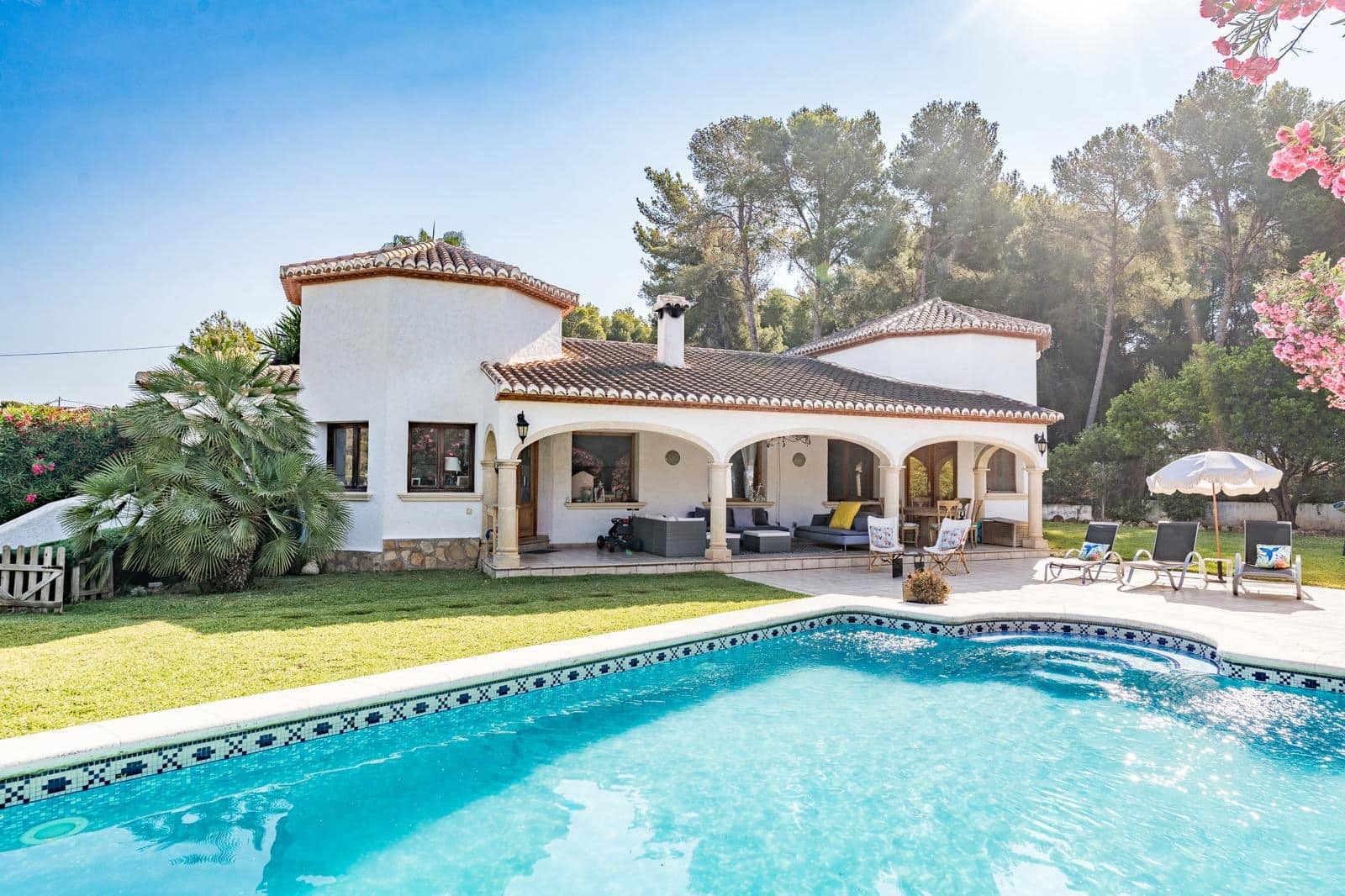 4 slaapkamer Villa te koop in Javea / Xabia met zwembad garage - € 795.000 (Ref: 9163085)