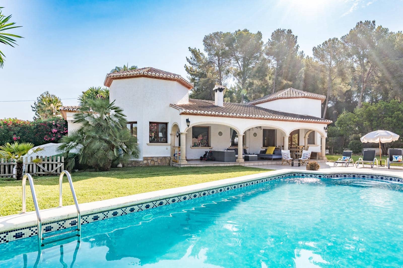 4 slaapkamer Villa te koop in Javea / Xabia met zwembad garage - € 795.000 (Ref: 9163085)