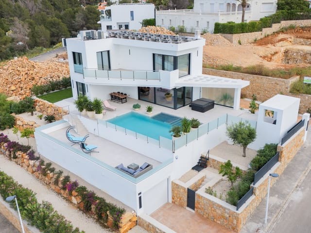 4 soveværelse Villa til salg i Dénia med swimmingpool garage - € 1.190.000 (Ref: 9185958)