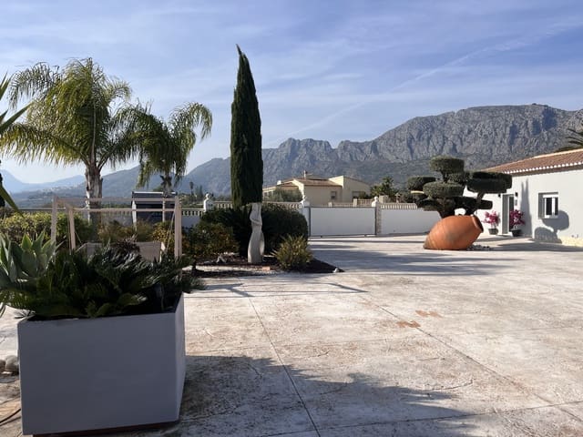 5 makuuhuone Huvila myytävänä paikassa Beniarbeig mukana uima-altaan 
autotalli - 1 490 000 € (Ref: 9510097)