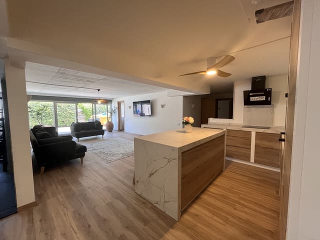 6 sovrum Villa att hyra i El Montgó, Dénia med pool garage - 4 000 € (Ref: 9911455)