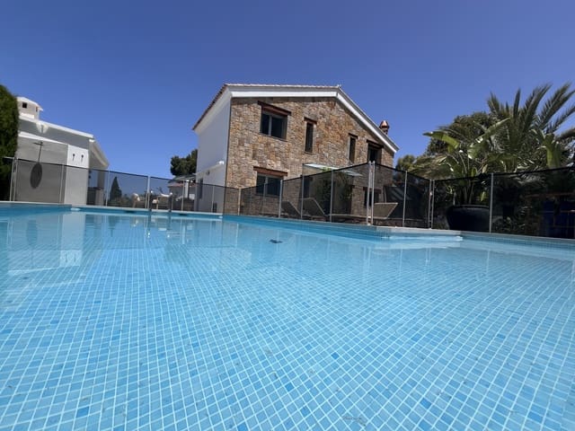 6 bedroom Villa for rent in El Montgó, Dénia with pool garage - € 4,000 (Ref: 9911455)