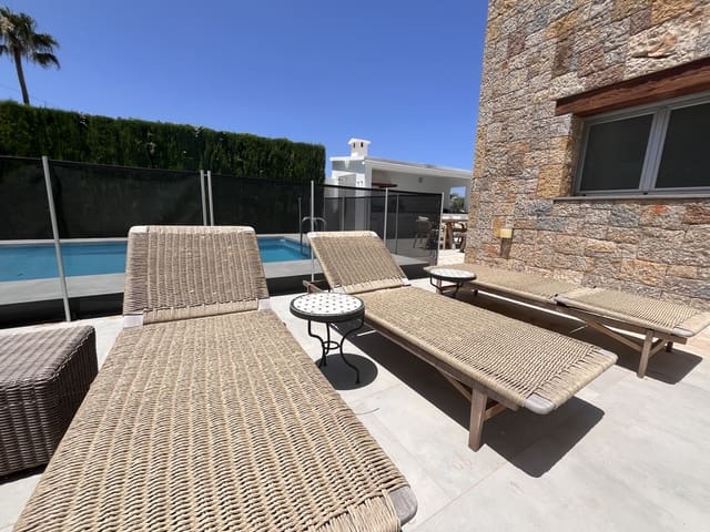 6 bedroom Villa for rent in El Montgó, Dénia with pool garage - € 4,000 (Ref: 9911455)