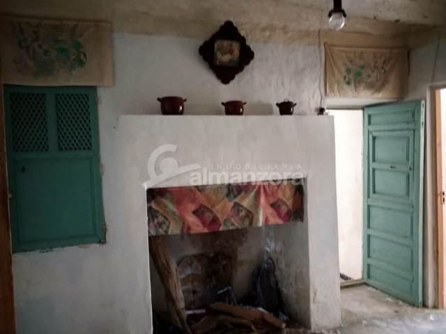 5 makuuhuone Omakotitalo myytävänä paikassa Oria - 89 000 € (Ref: 4756829)