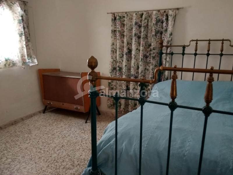 5 makuuhuone Omakotitalo myytävänä paikassa Oria - 89 000 € (Ref: 4756829)