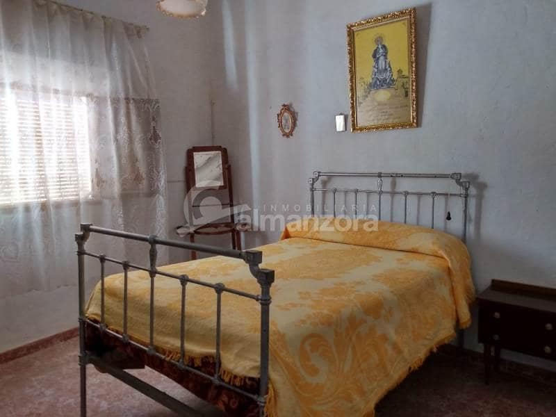 5 makuuhuone Omakotitalo myytävänä paikassa Oria - 89 000 € (Ref: 4756829)