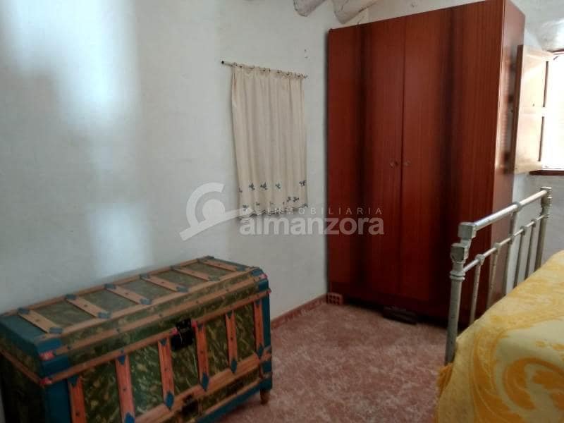 5 makuuhuone Omakotitalo myytävänä paikassa Oria - 89 000 € (Ref: 4756829)