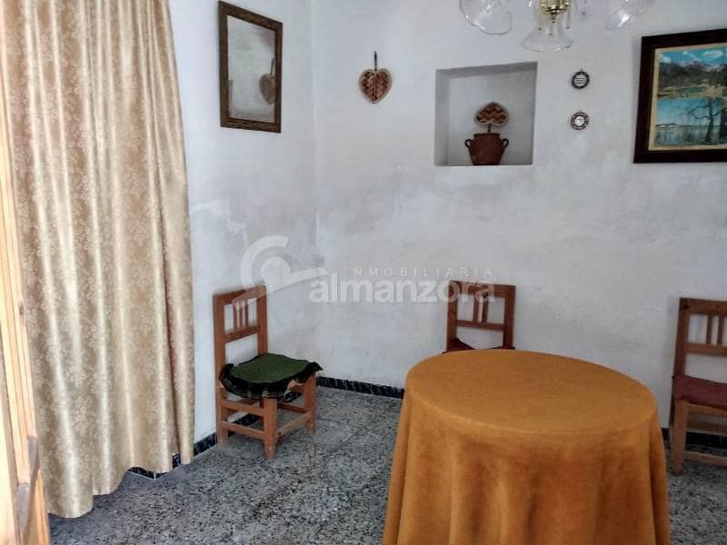 5 makuuhuone Omakotitalo myytävänä paikassa Oria - 89 000 € (Ref: 4756829)