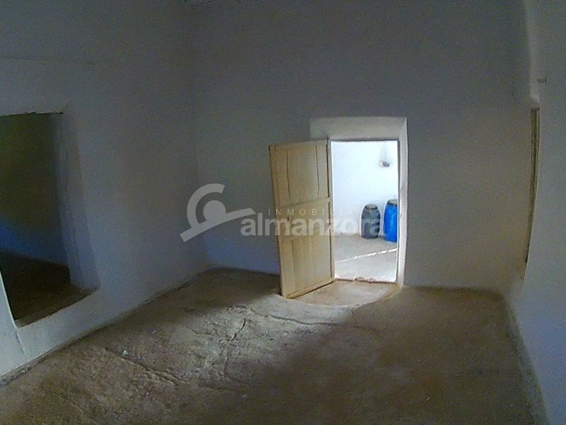 Maalaistalo myytävänä paikassa Lorca - 125 000 € (Ref: 5572595)