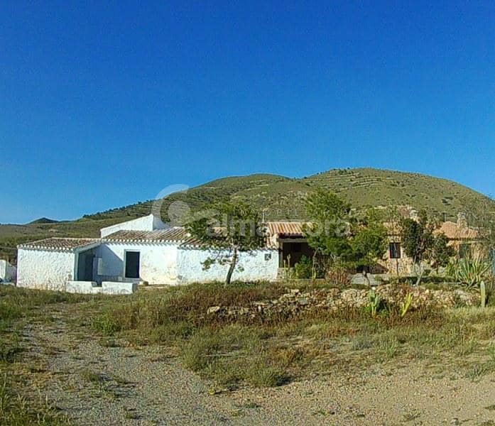 Maalaistalo myytävänä paikassa Lorca - 125 000 € (Ref: 5572595)