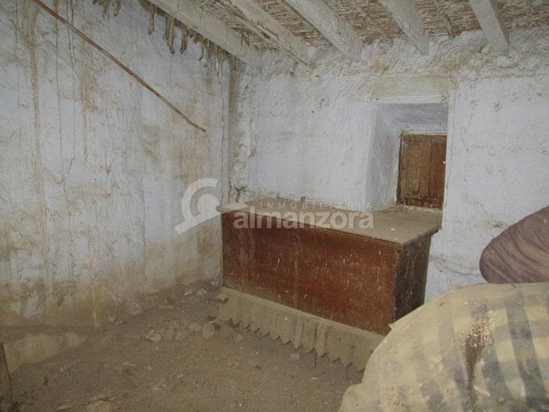 4 slaapkamer Huis te koop in Llanos de los Olleres - € 43.000 (Ref: 7329760)