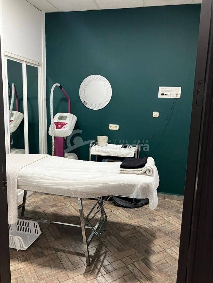 Erhverv til salg i Olula del Rio - € 115.000 (Ref: 7588346)