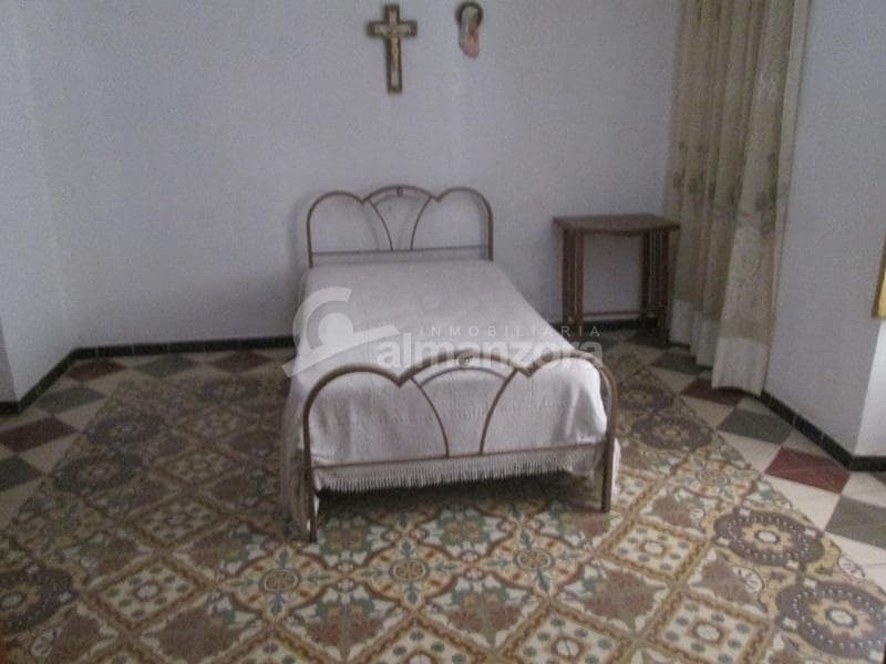 4 slaapkamer Huis te koop in Albox - € 129.000 (Ref: 8654684)