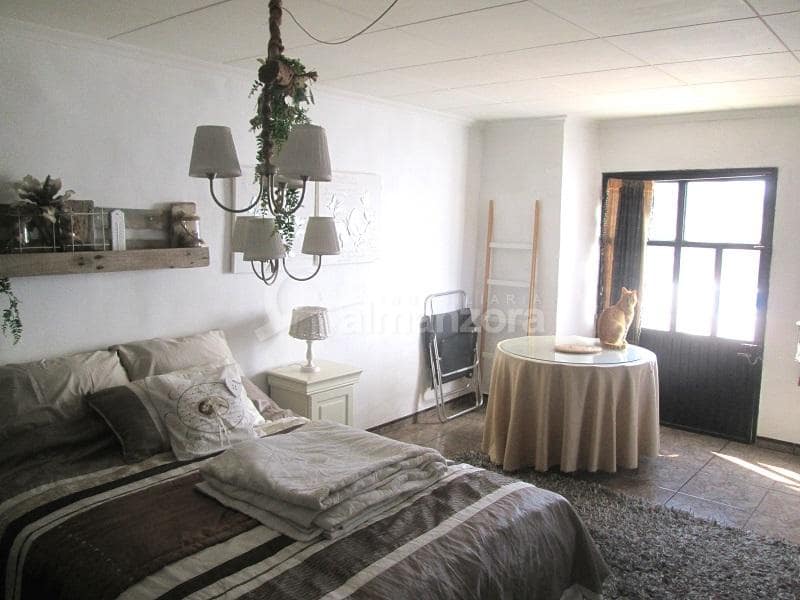 6 soveværelse Byhus til salg i Las Vertientes med swimmingpool - € 165.000 (Ref: 8950047)