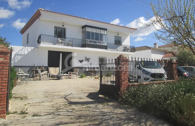 6 soveværelse Byhus til salg i Las Vertientes med swimmingpool - € 165.000 (Ref: 8950047)