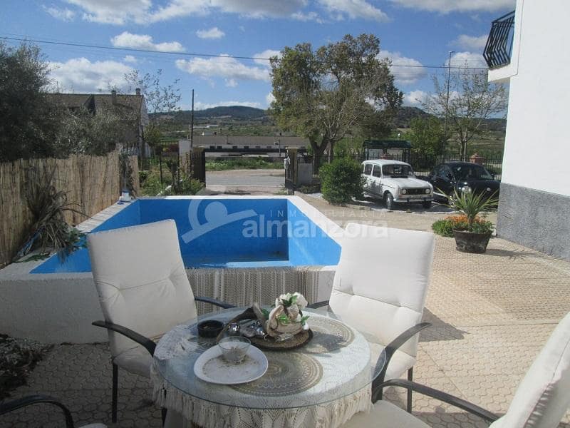 6 soveværelse Byhus til salg i Las Vertientes med swimmingpool - € 165.000 (Ref: 8950047)