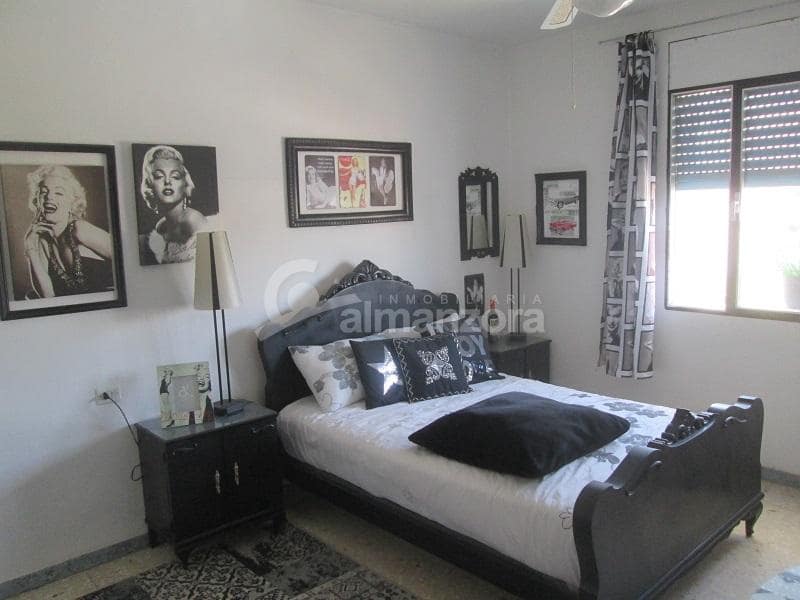 6 soveværelse Byhus til salg i Las Vertientes med swimmingpool - € 165.000 (Ref: 8950047)