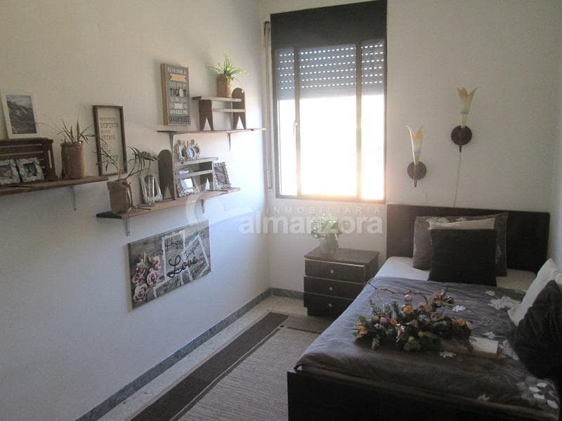 6 soveværelse Byhus til salg i Las Vertientes med swimmingpool - € 165.000 (Ref: 8950047)