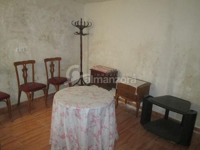 3 makuuhuone Omakotitalo myytävänä paikassa Albanchez - 54 000 € (Ref: 9246301)