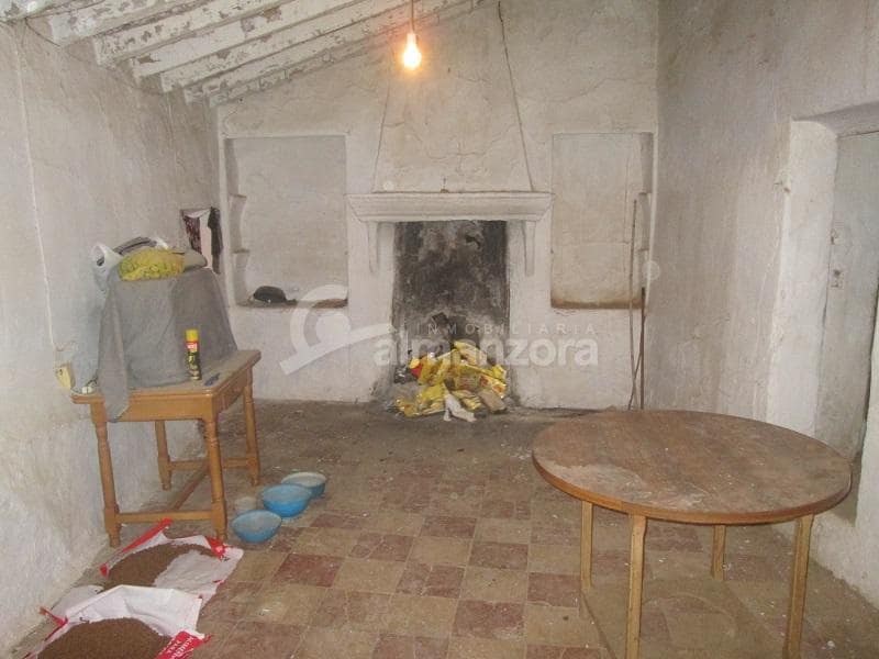 4 slaapkamer Finca/Landhuis te koop in Oria - € 47.000 (Ref: 9761648)