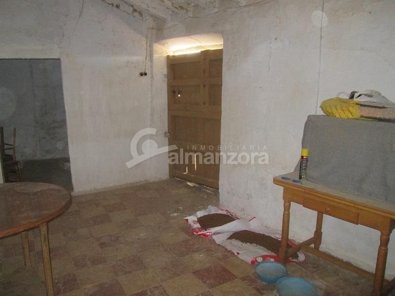 4 slaapkamer Finca/Landhuis te koop in Oria - € 47.000 (Ref: 9761648)